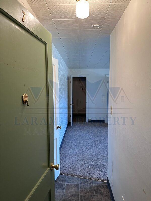 1010 E Grand Ave #7 - Photo 2 of 11
