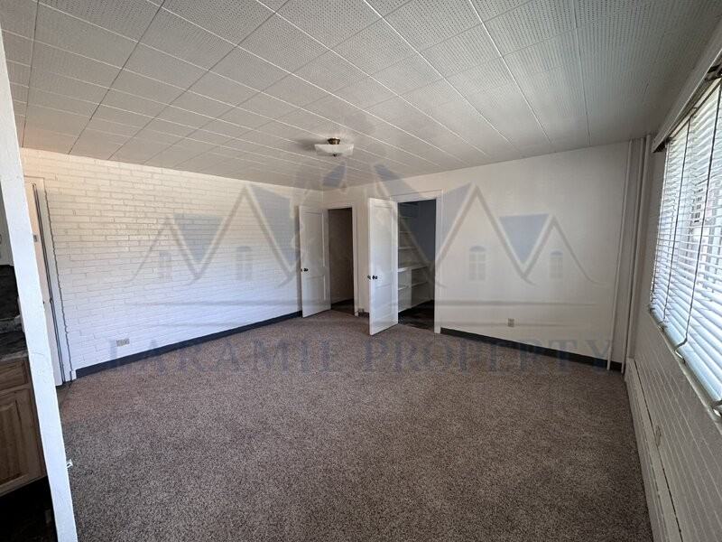 1010 E Grand Ave #7 - Photo 3 of 11