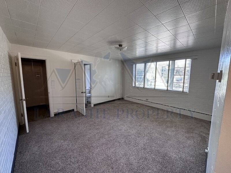 1010 E Grand Ave #7 - Photo 4 of 11