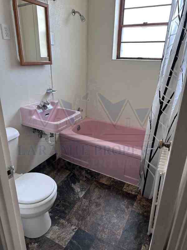 1010 E Grand Ave #7 - Photo 5 of 11