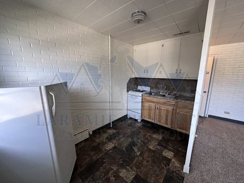 1010 E Grand Ave #7 - Photo 6 of 11