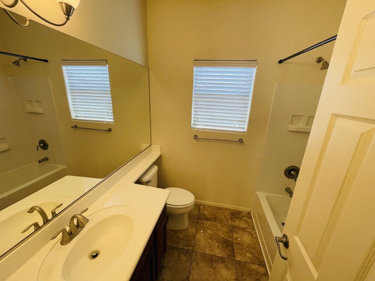 37078 W Mondragone Ln - Photo 7 of 18