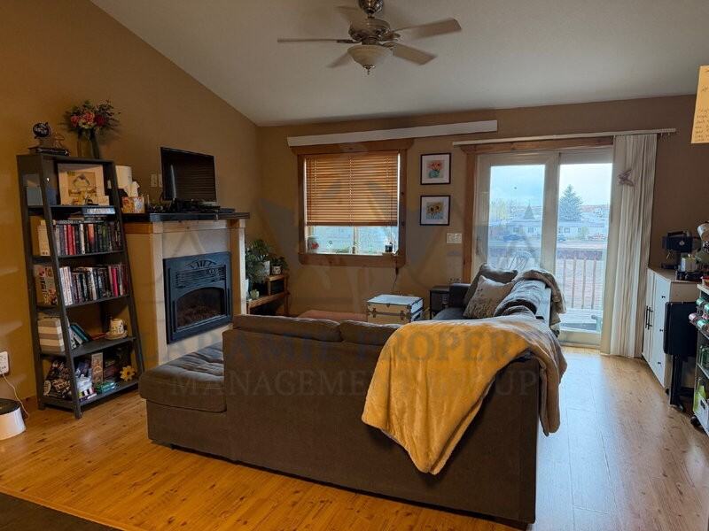 2454 N 13th St #B - Photo 3 of 16