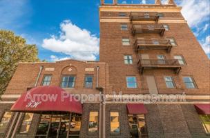 featured image of 208 E 5th St