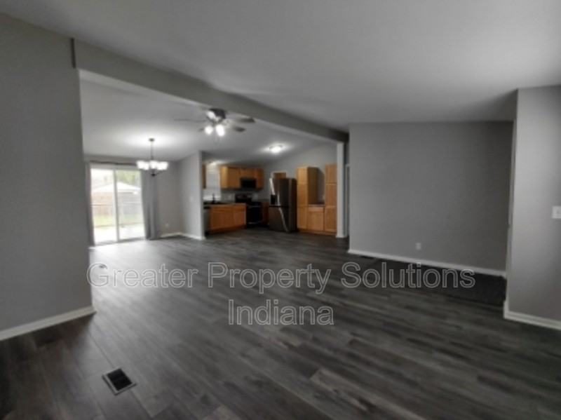 2870 Vigo St - Photo 3 of 22