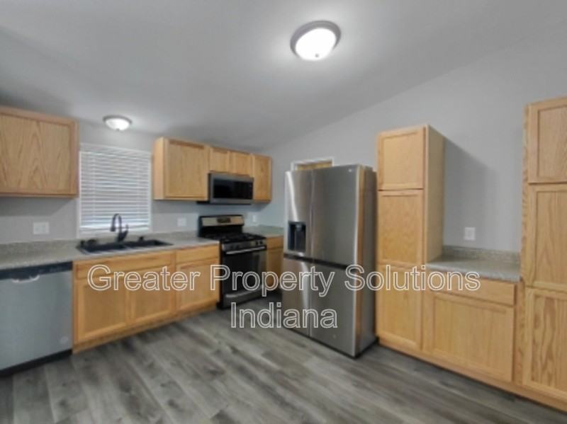2870 Vigo St - Photo 4 of 22