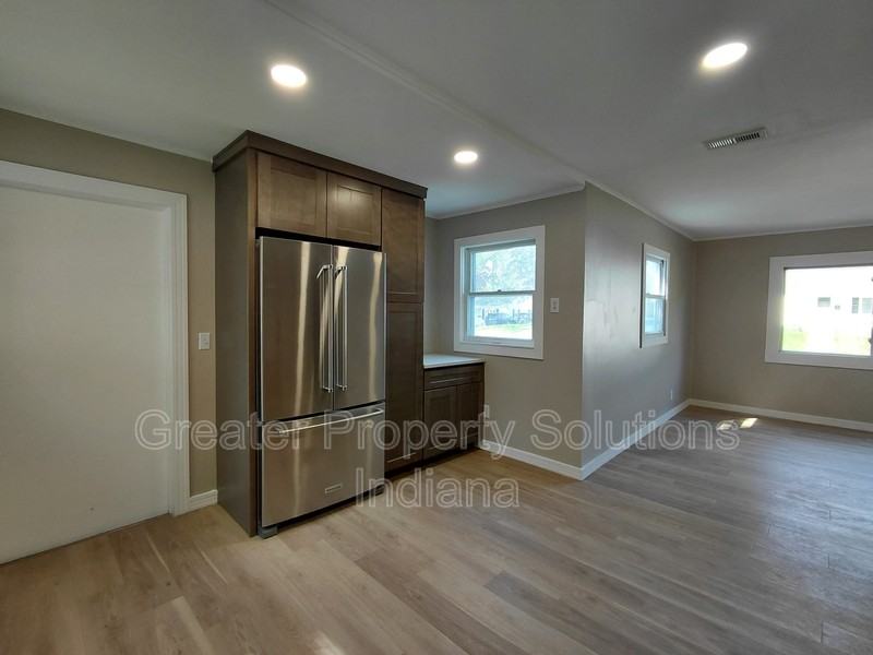 506 Parkside Ave - Photo 4 of 9