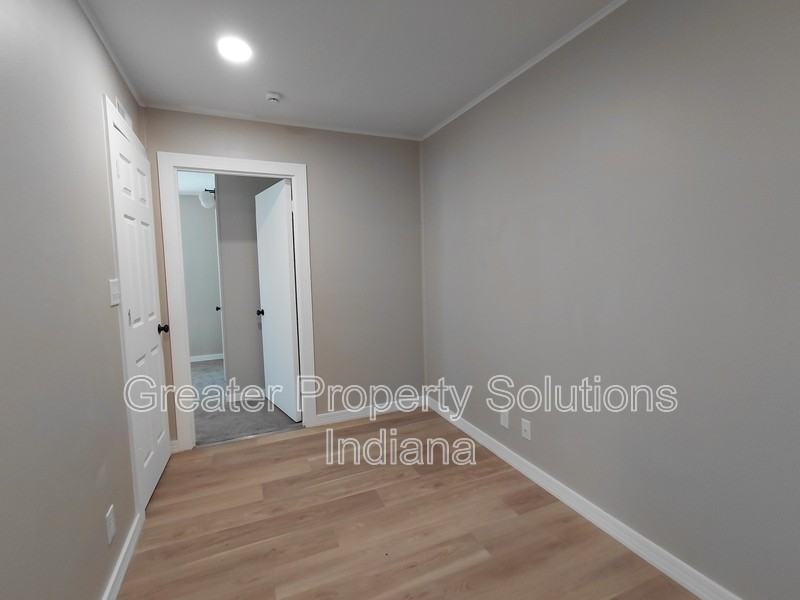 506 Parkside Ave - Photo 5 of 9