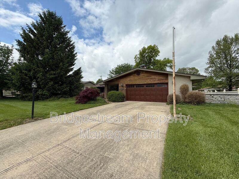 2135 E Rahn Rd - Photo 2 of 21