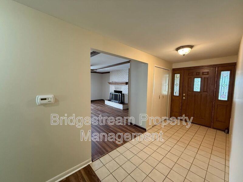 2135 E Rahn Rd - Photo 4 of 21