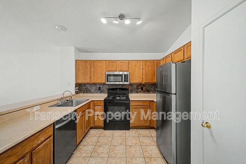 932 W 19th Ave - Photo 5 of 28