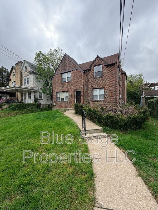 56 W Albemarle Ave #D - Photo 2 of 18