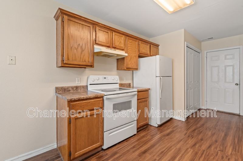 2910 Dawn Ct #C - Photo 3 of 20