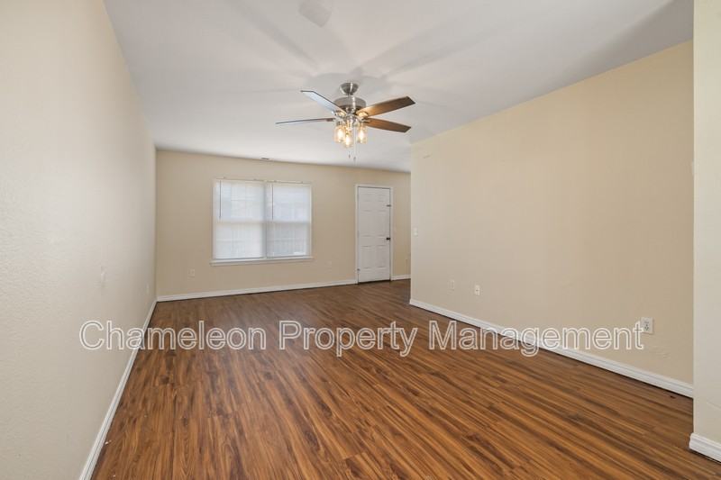 2910 Dawn Ct #C - Photo 5 of 20