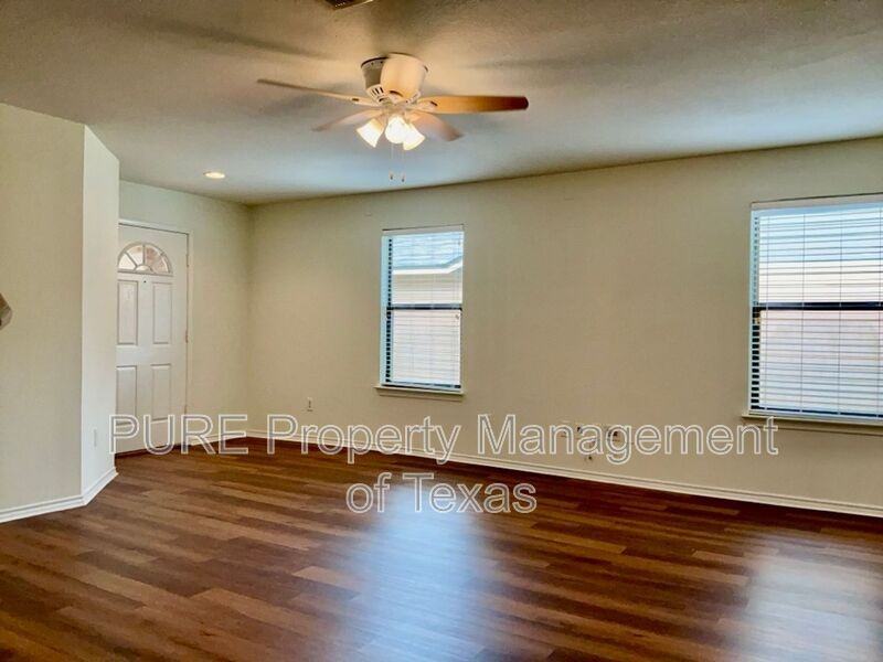 2242 Perkins Pl - Photo 5 of 26