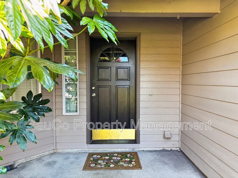 205 Nw 8th Ct - Photo 2 of 17