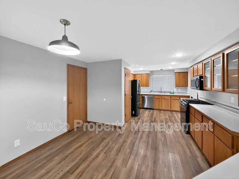 205 Nw 8th Ct - Photo 5 of 17