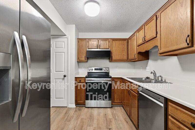2219 New Garden Rd Apt A - Photo 2 of 30