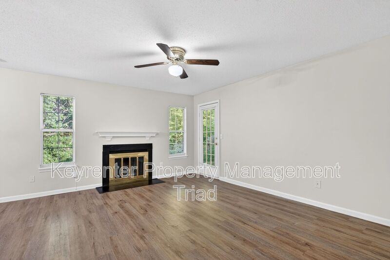 2219 New Garden Rd Apt A - Photo 3 of 30