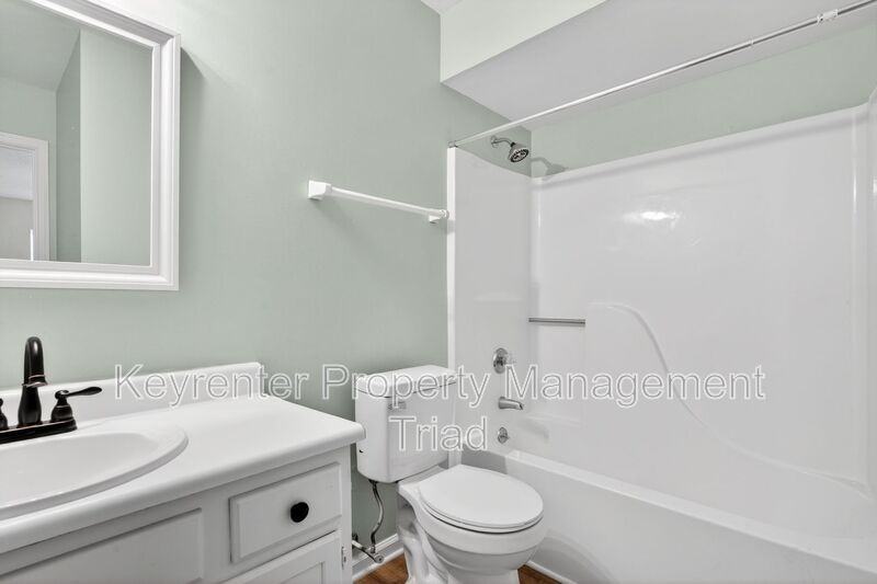 2219 New Garden Rd Apt A - Photo 5 of 30