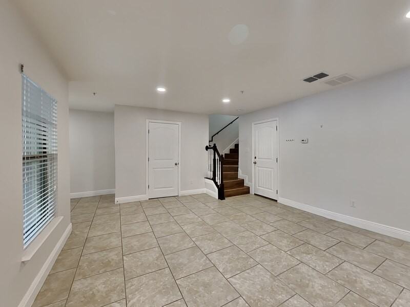 10866 Sunset Ridge Ln - Photo 2 of 17