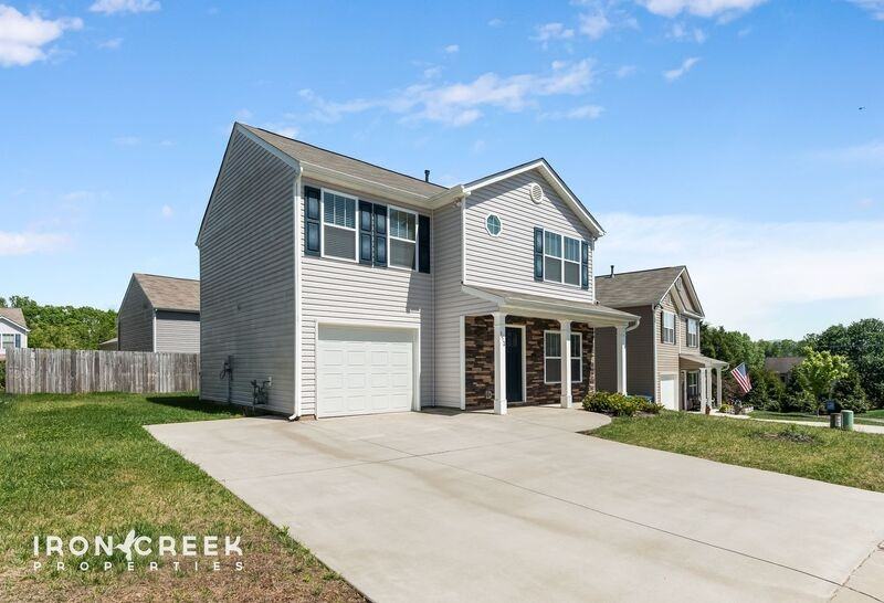 352 Oak Branch Rd - Photo 2 of 27