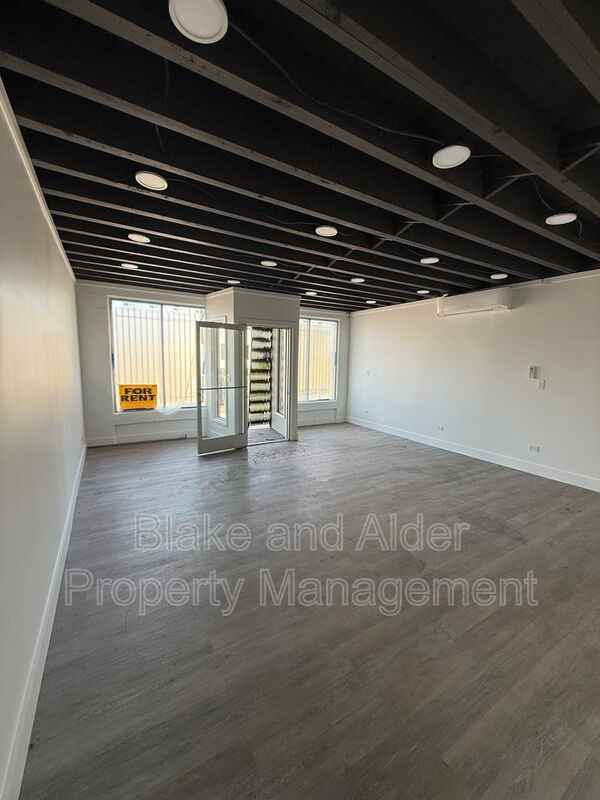 3554 Ne Sandy Blvd - Photo 3 of 6