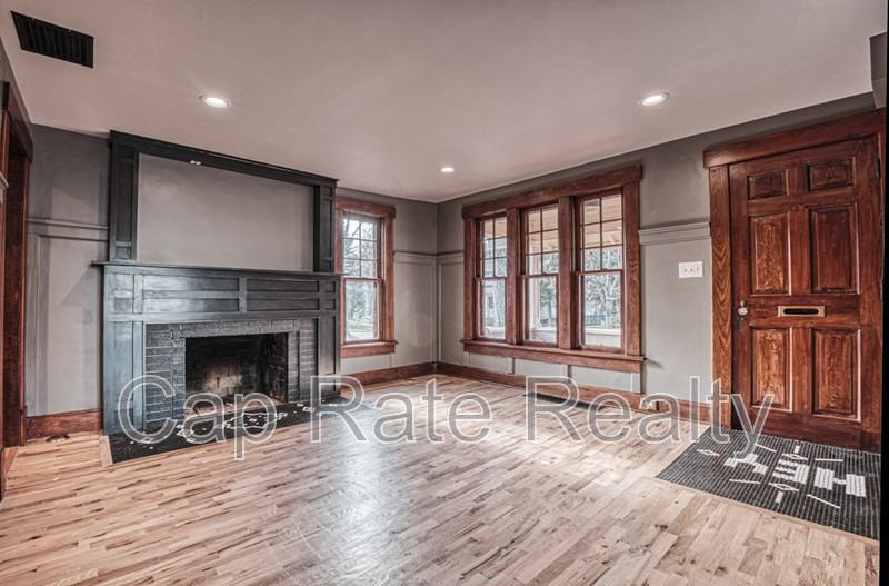 108 S Grove St - Photo 6 of 29