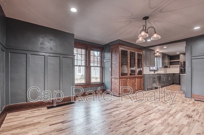 108 S Grove St - Photo 7 of 29