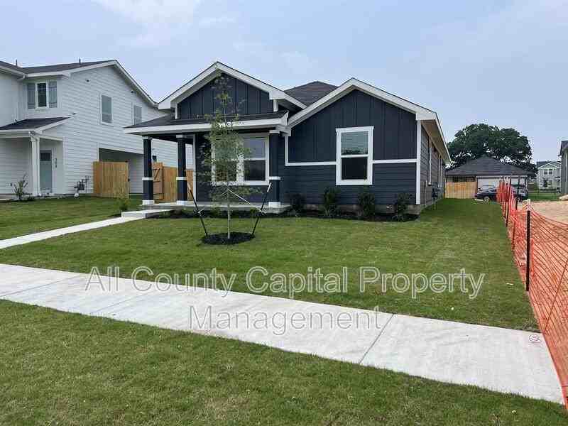 306 Constanza Trl - Photo 2 of 24