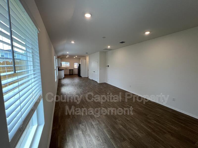 306 Constanza Trl - Photo 5 of 24