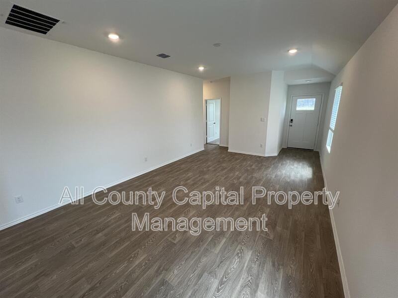 306 Constanza Trl - Photo 6 of 24