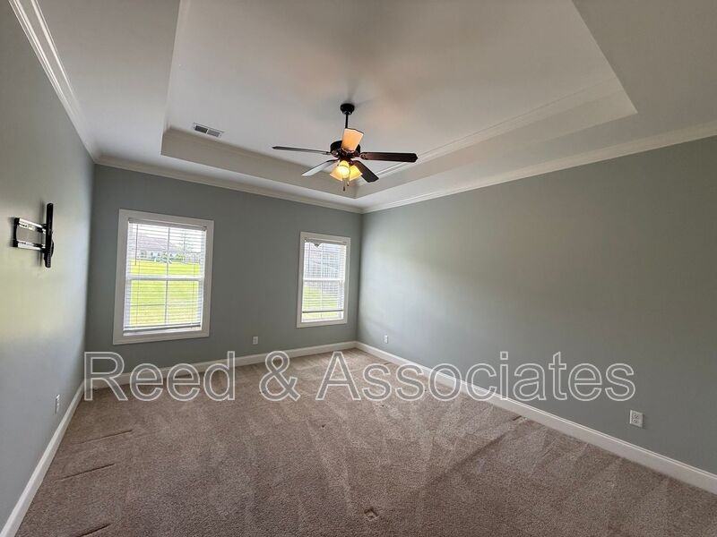 3261 Vineyard Dr S - Photo 5 of 13