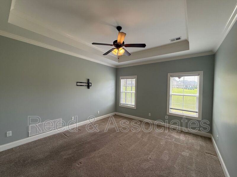 3261 Vineyard Dr S - Photo 6 of 13