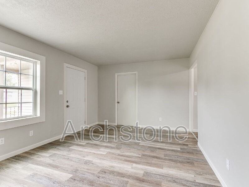 2312 Mustang St - Photo 6 of 39