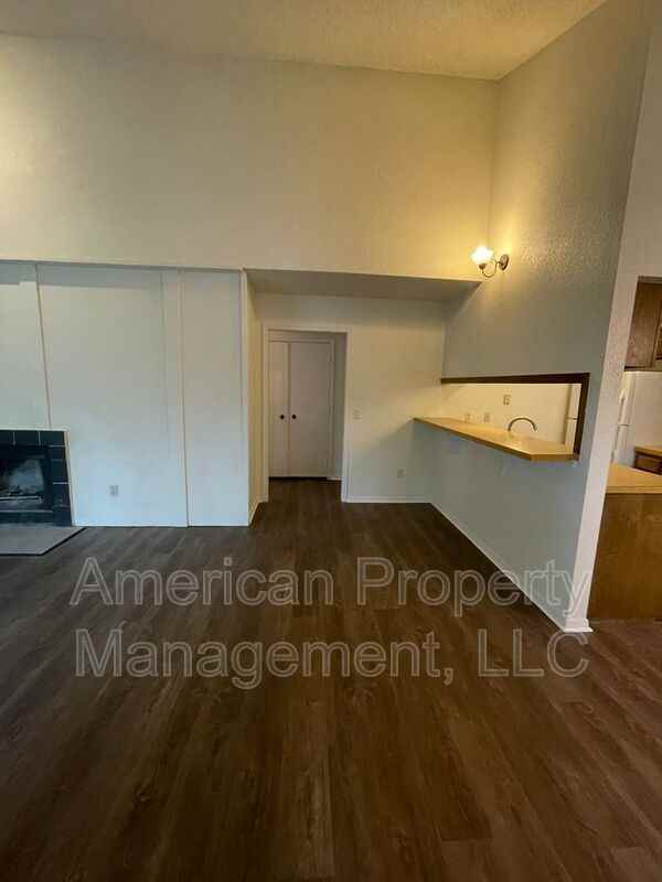 4405 S Gum Ave - Photo 2 of 13
