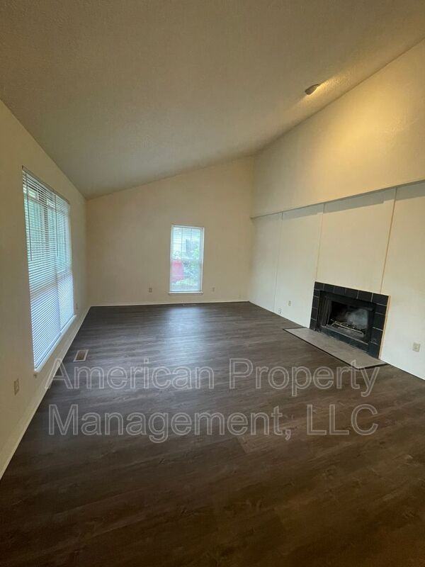 4405 S Gum Ave - Photo 3 of 13