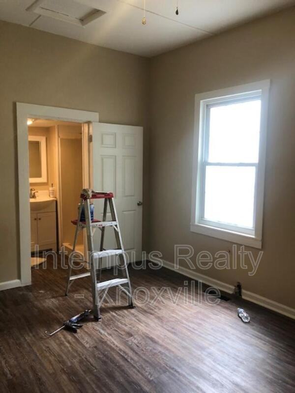 2000 Forest Ave - Photo 5 of 17