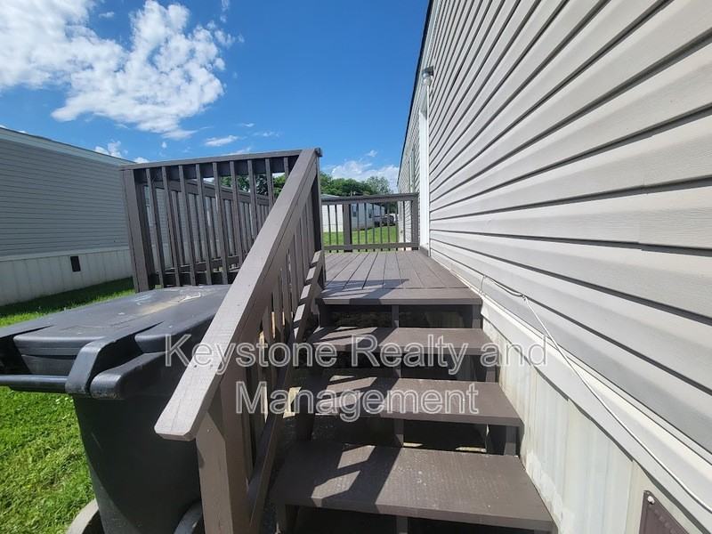 607 Kerri Ln - Photo 2 of 10