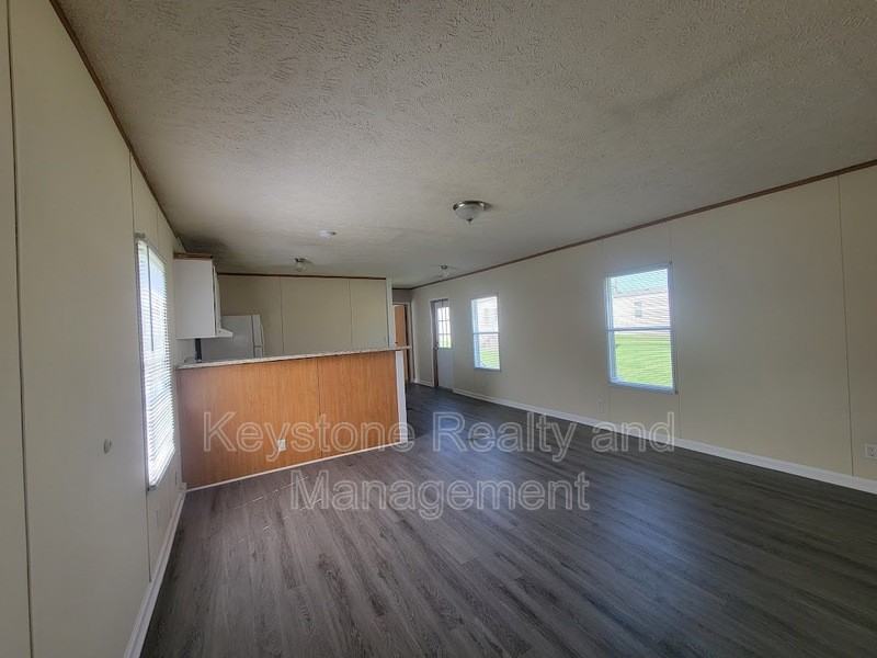 607 Kerri Ln - Photo 3 of 10