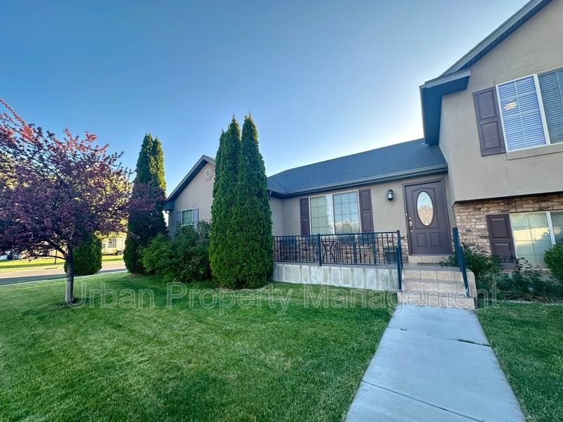 528 Westsouth - Photo 3 of 19
