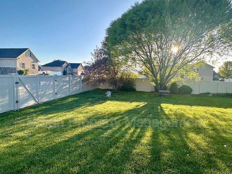 528 Westsouth - Photo 4 of 19