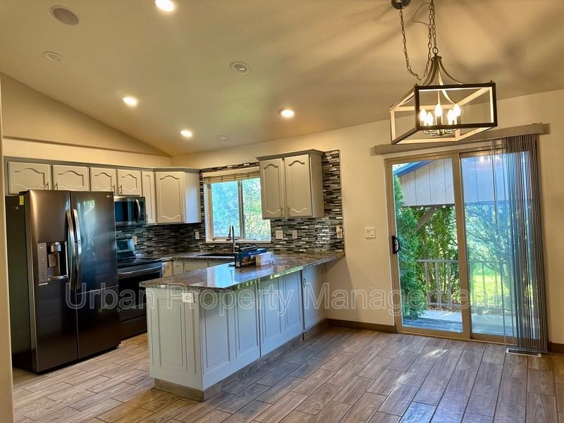 528 Westsouth - Photo 7 of 19