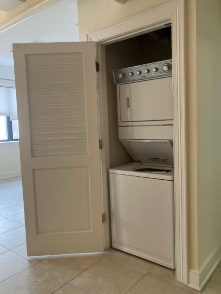 300 Communipaw Avenue - Photo 6 of 14