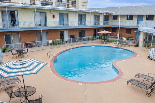 Brigadoon Apartments - Photo 4 of 17