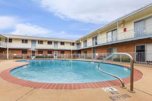 featured image of 3220 Seymour Rd