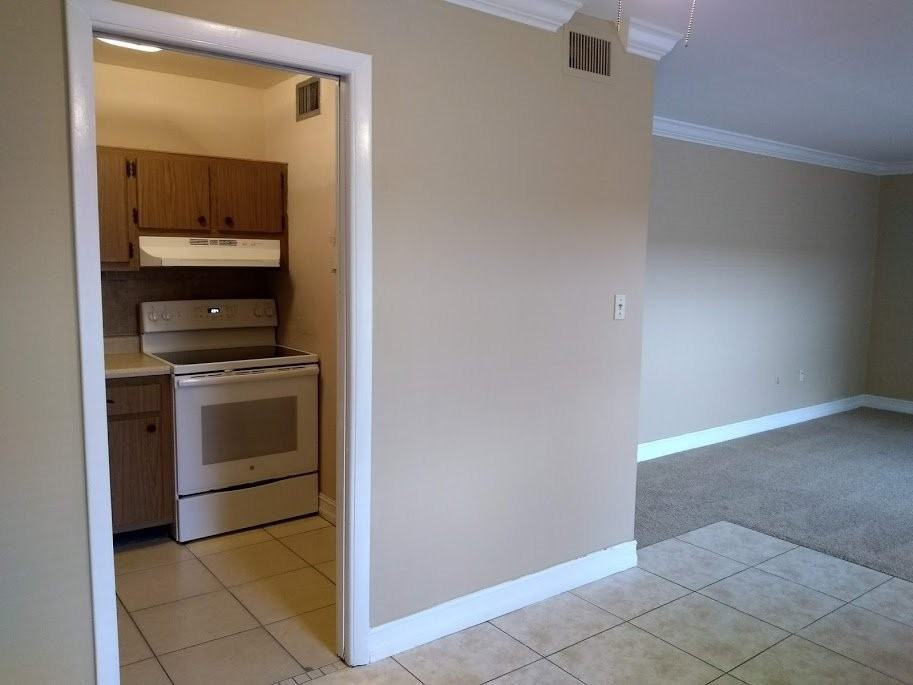 1840 Maravilla Ave #110 - Photo 5 of 33
