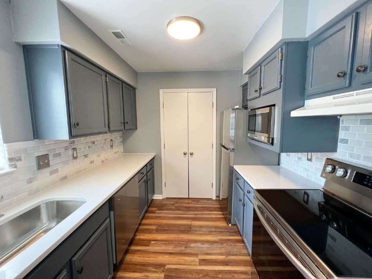 2509 Stockbridge Dr #B - Photo 7 of 30
