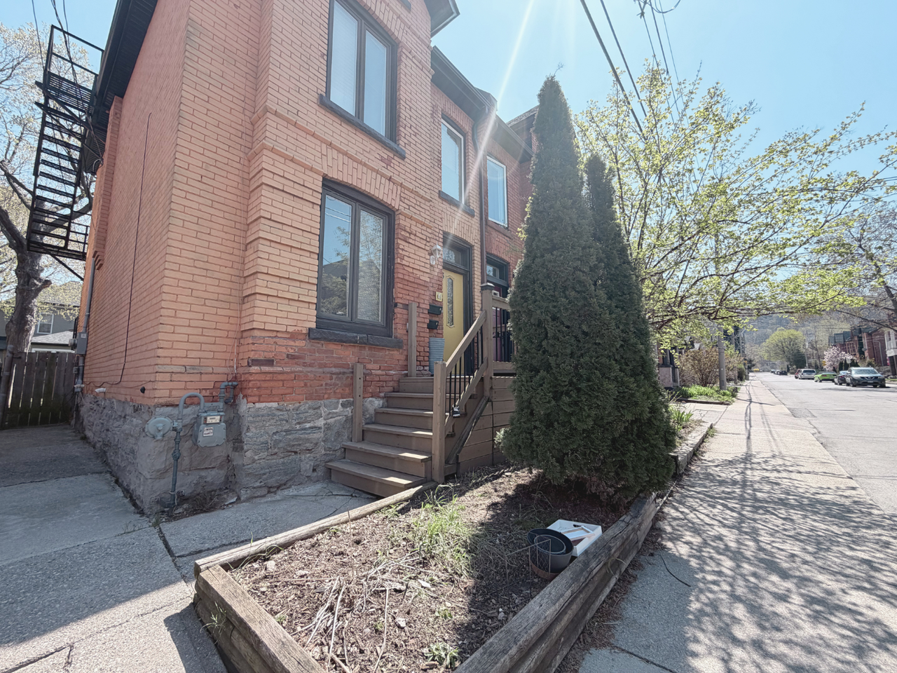 93 Grant Ave - Photo 4 of 28