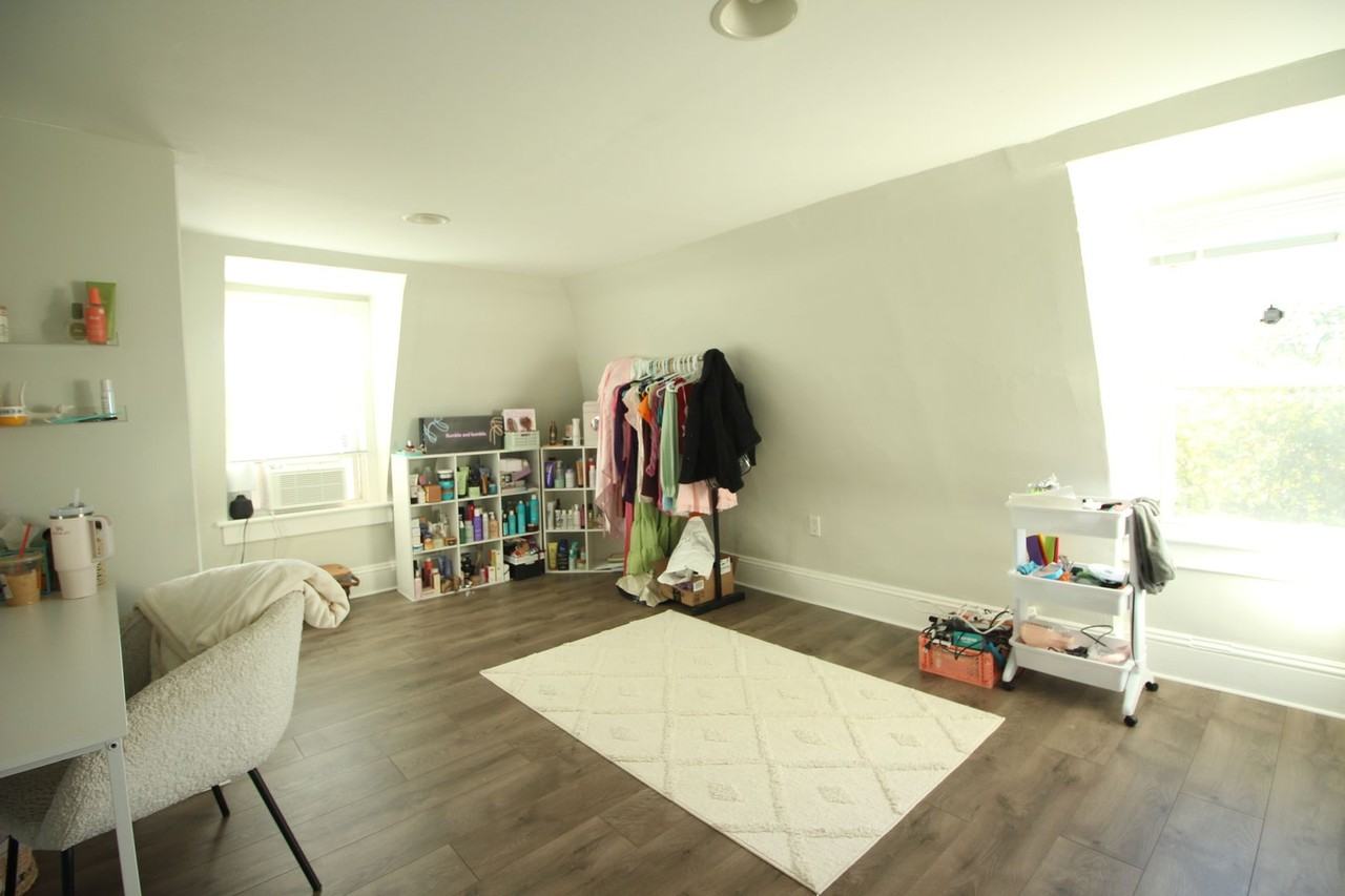 713 Spring Garden St - Photo 4 of 11